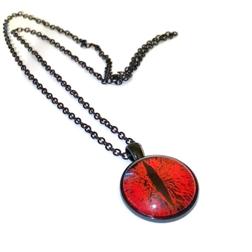 Red Dragon eye necklace (last one) - Picture 2 of 7